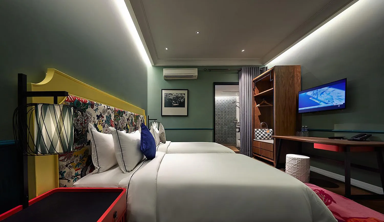 The Edison George Town Hotel